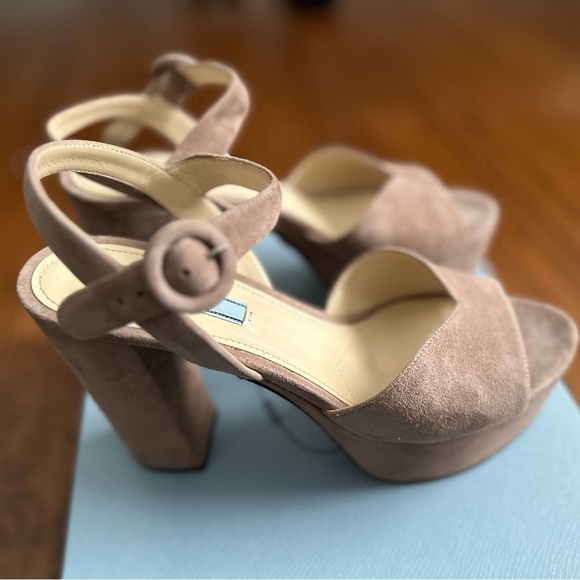 Prada Velvet platform sandals. - Picture 4 of 4